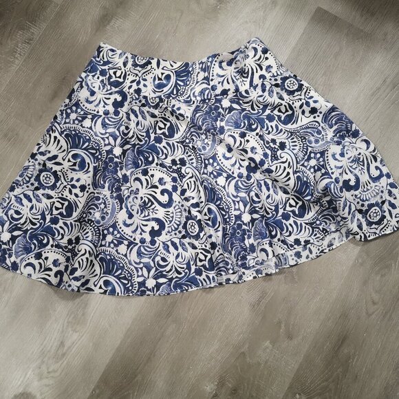 Lauren Ralph Lauren Ladies Size 14 Petite Blue & White Pattern Flared Skirt - Picture 2 of 9